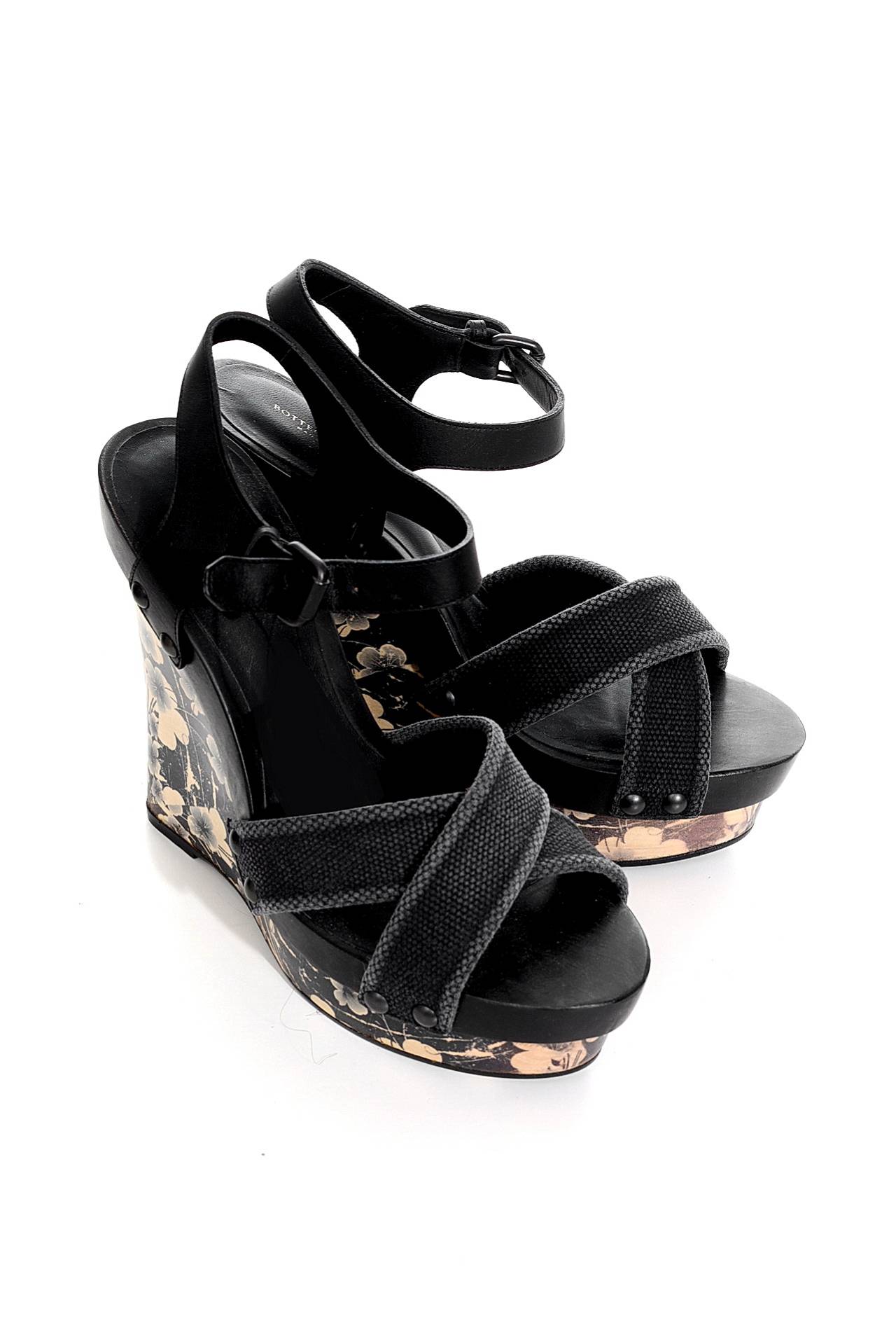 Обувь женская Босоножки BOTTEGA VENETA (282221VT992/12.1). Купить за 18360 руб.